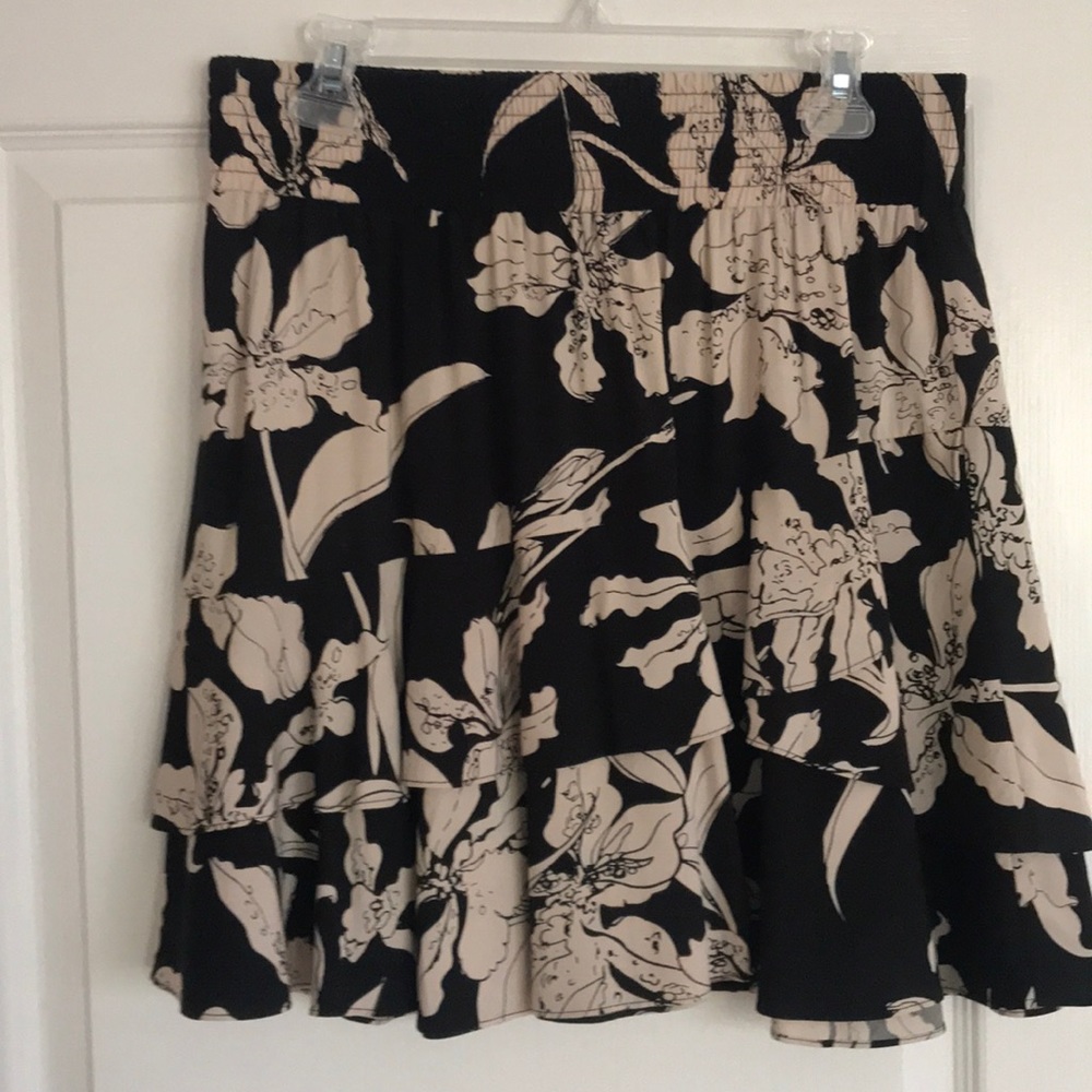 Mini skirt with elastic waist